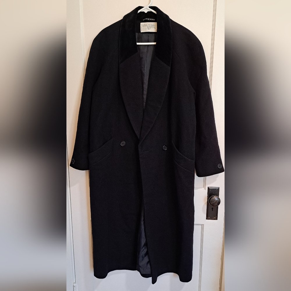 International Scene Pitch Black Wool Overcoat with Velvet Collar